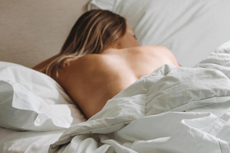 Mi köze az alvásnak a női szépséghez?